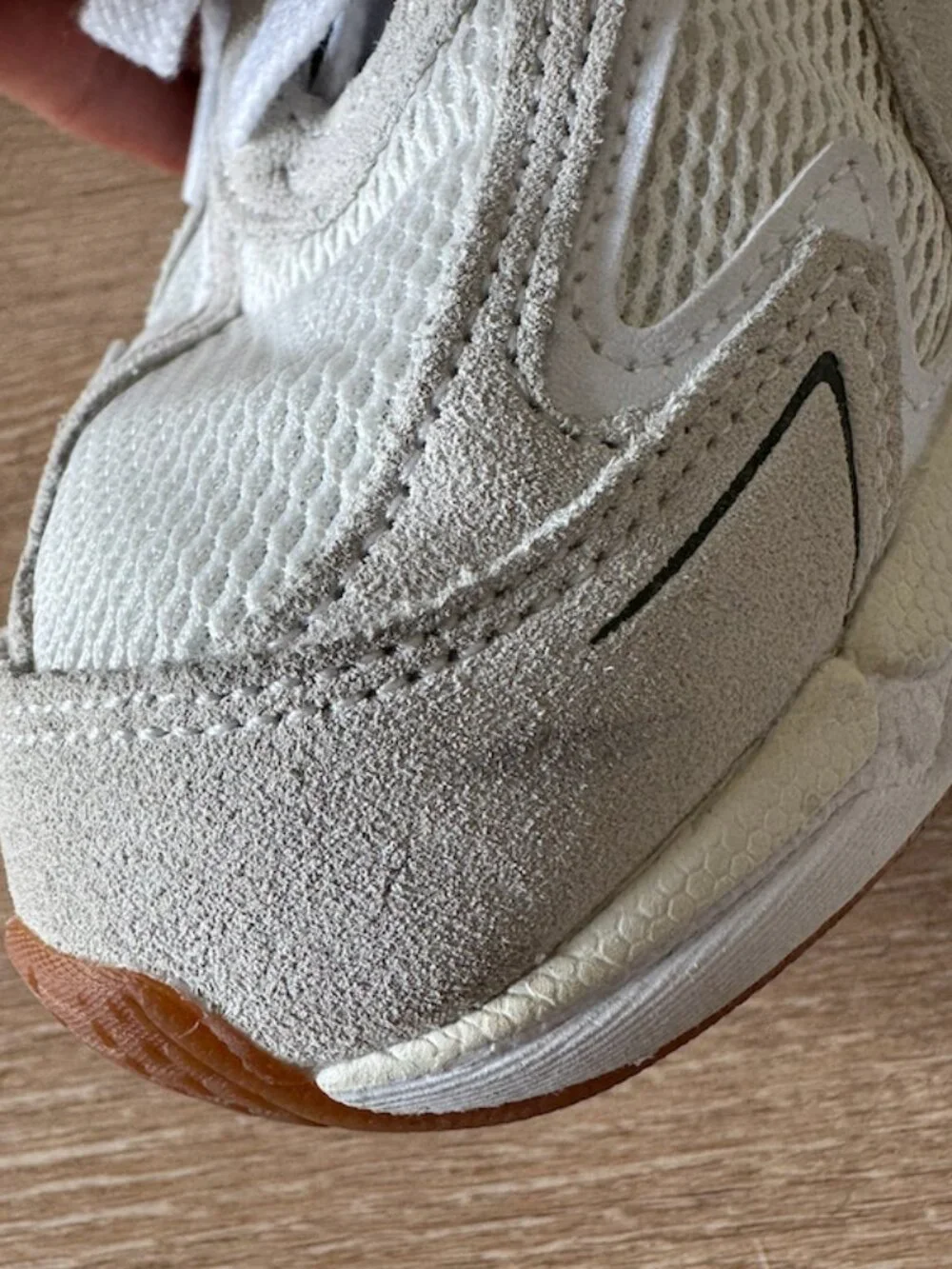 Puma White + Green Sneakers in Size 10